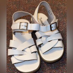Footmates white sandals 10 saltwater